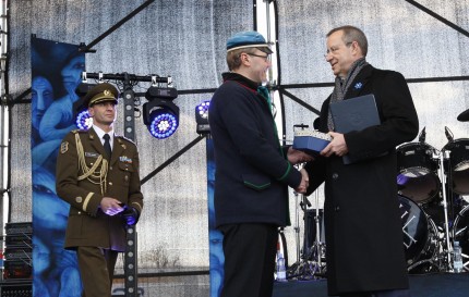 President Ilves annab ERMile üle Eesti Minutile laekunud 7617 fotot. Foto: Margus Ansu, Tartu Postimees