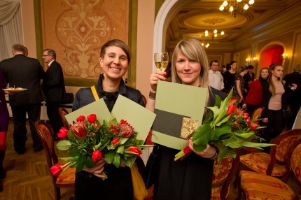 Ajakirjandusauhindade üleandmise pidulikule tseremoonia. Pressiball Õpetajate majas. Annika Haas võitis parima olemusfoto ja Aasta Pressifoto tiitli ja Birgit Püve võitis parima portree foto kategooria.
Foto: Raul Mee/Äripäev